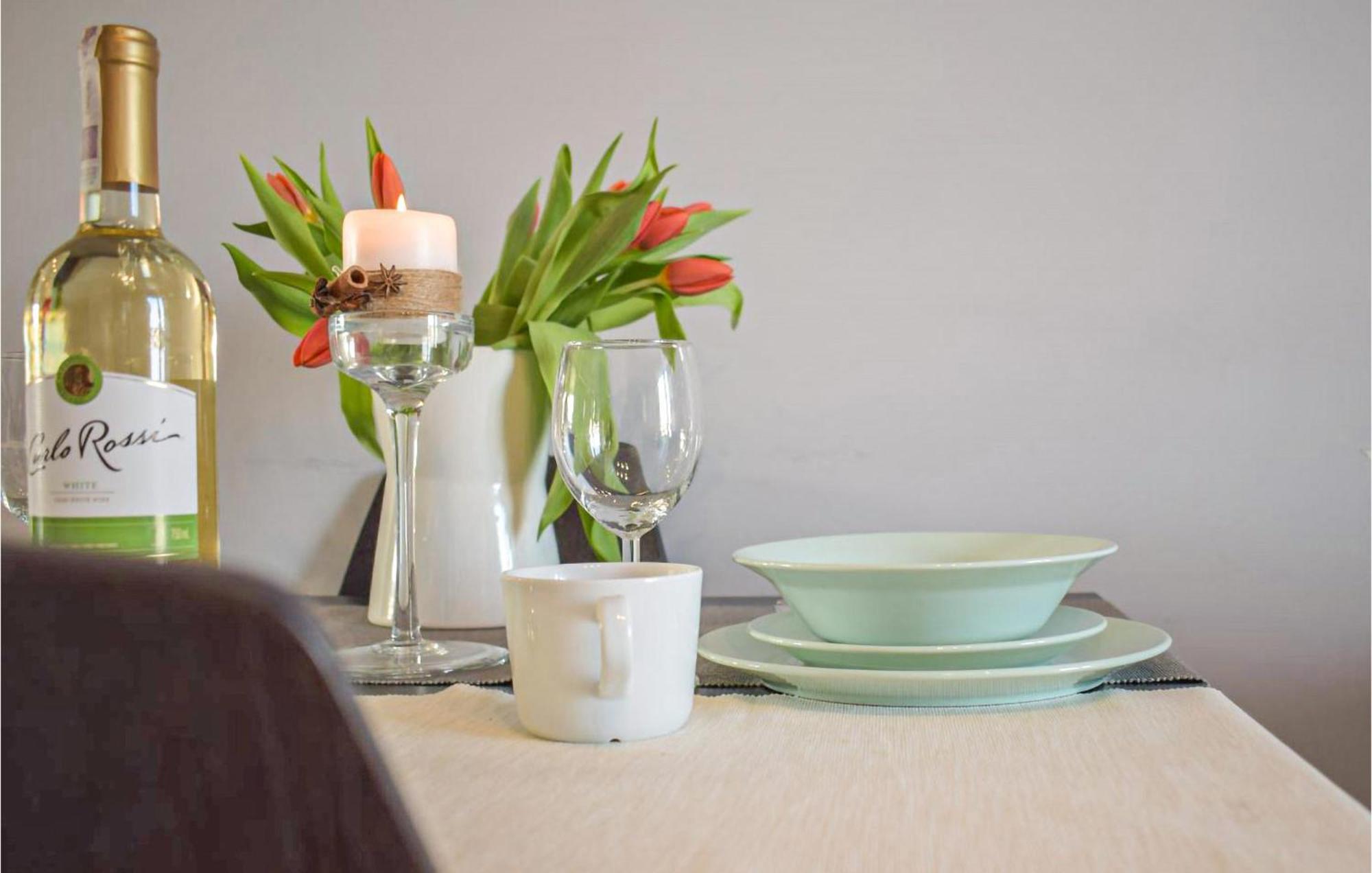 Nice Apartment In Darlowko With Wifi Exterior foto